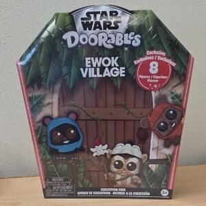 Disney Star Wars Doorables Ewok Village Playset with Brown and Blue Figures